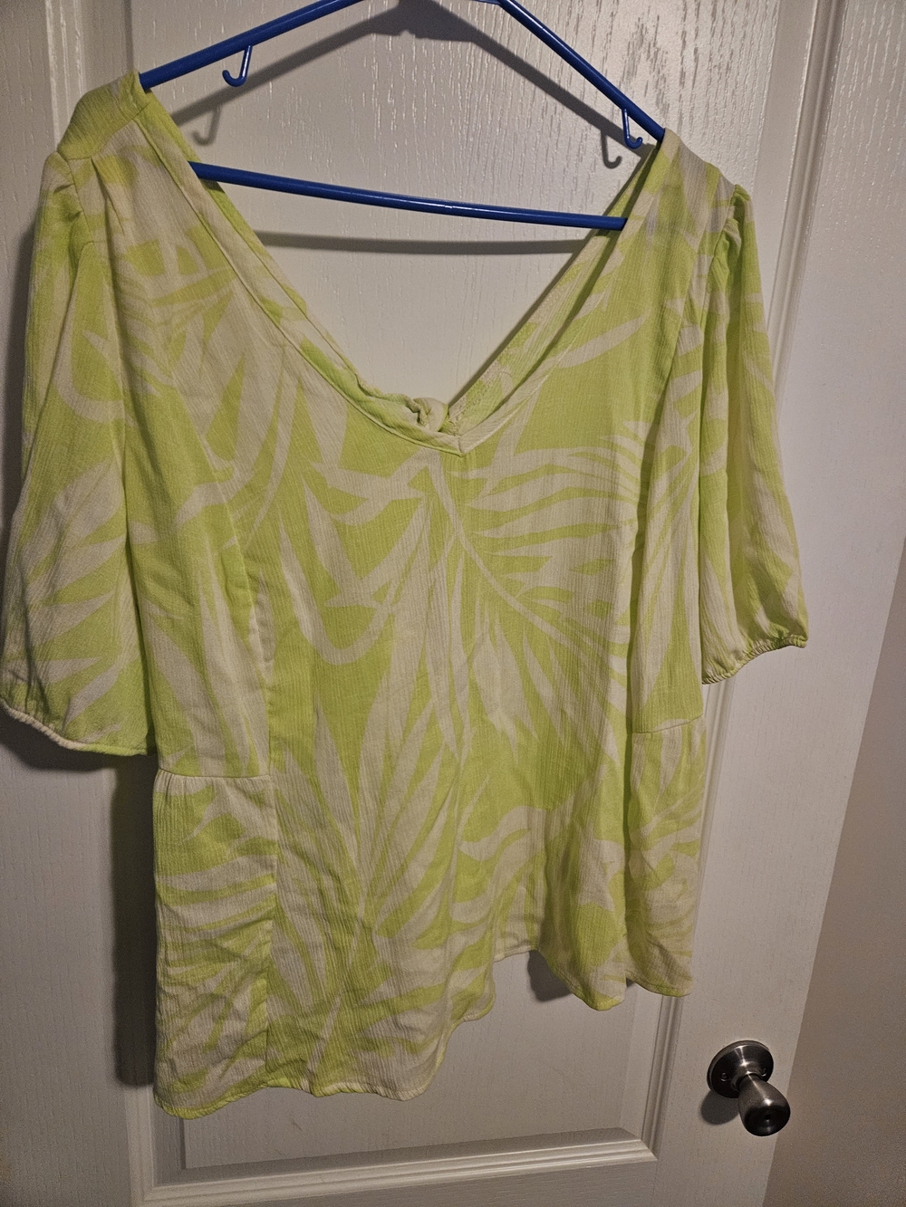 Women's Torrid Lime Leaf Print V-Neck Top